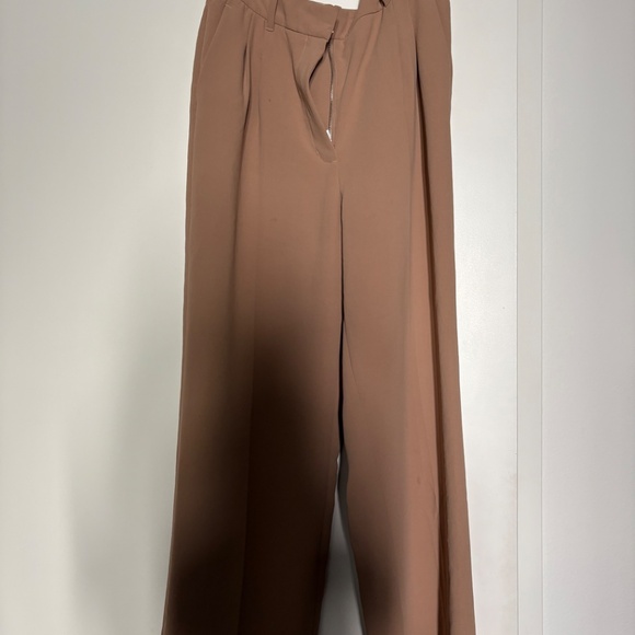 Aritzia Effortless Pants - Picture 3 of 3
